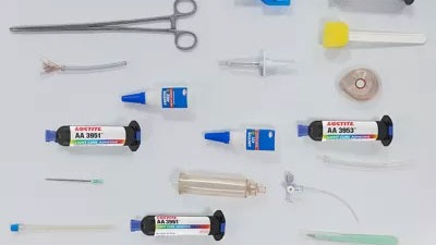 Exemple d’application : assemblage efficace de kits de tubulures médicales