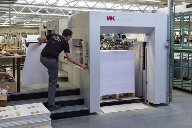 L.capitan : "Notre MK Easymatrix 106 découpeuse à plat : une machine rapide, précise."