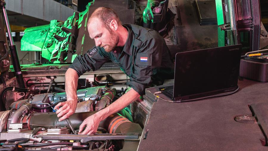 Onderhoud aan voertuigen en installaties van Defensie