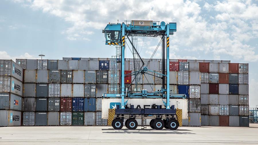 Oliewissels op hoog niveau bij APM Terminals Rotterdam